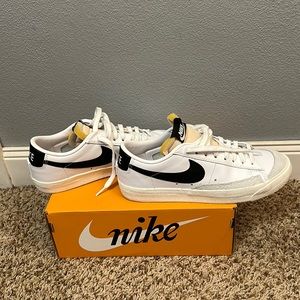 Nike Blazer Low 77